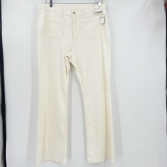 NWT GAP High Rise 70s Flare Jeans 33 Ivory Cream Stretch Retro Chic - Picture 1 of 9